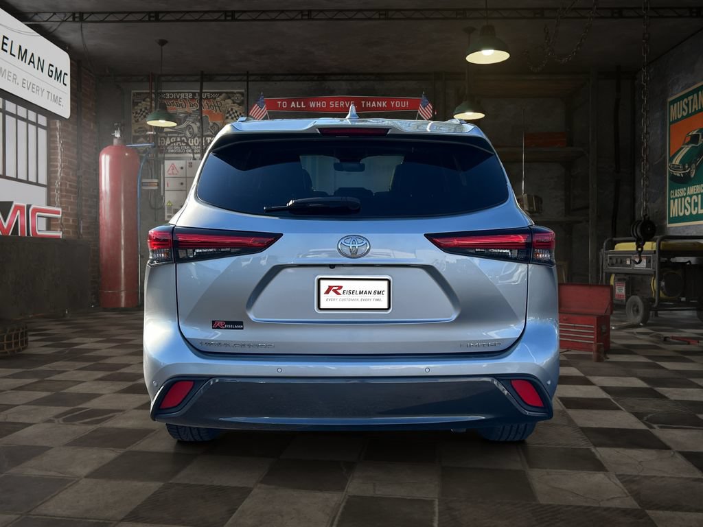 Used 2020 Toyota Highlander Limited FWD image 4