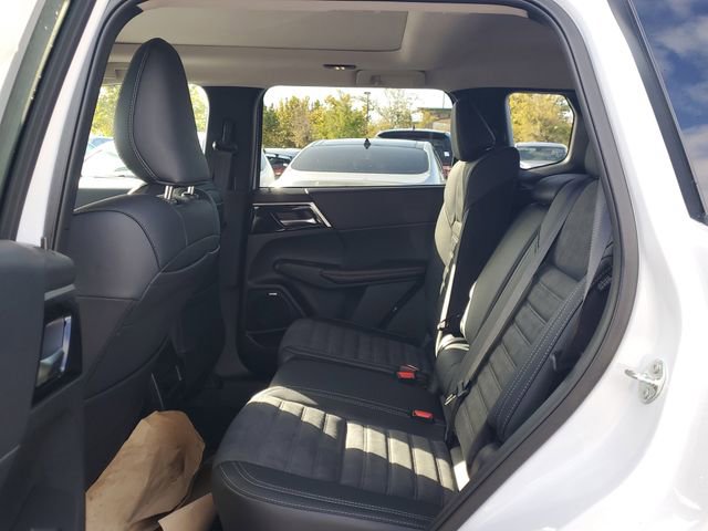 New 2025 Mitsubishi Outlander Trail Edition image 13