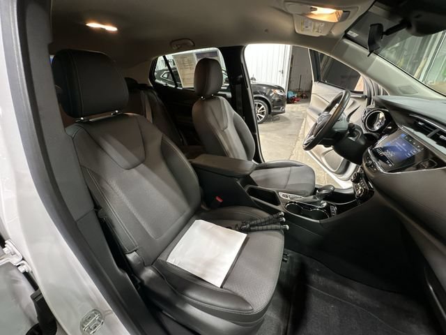 Used 2023 Buick Encore GX Select w/ Sport Touring Package AWD/4WD image 32