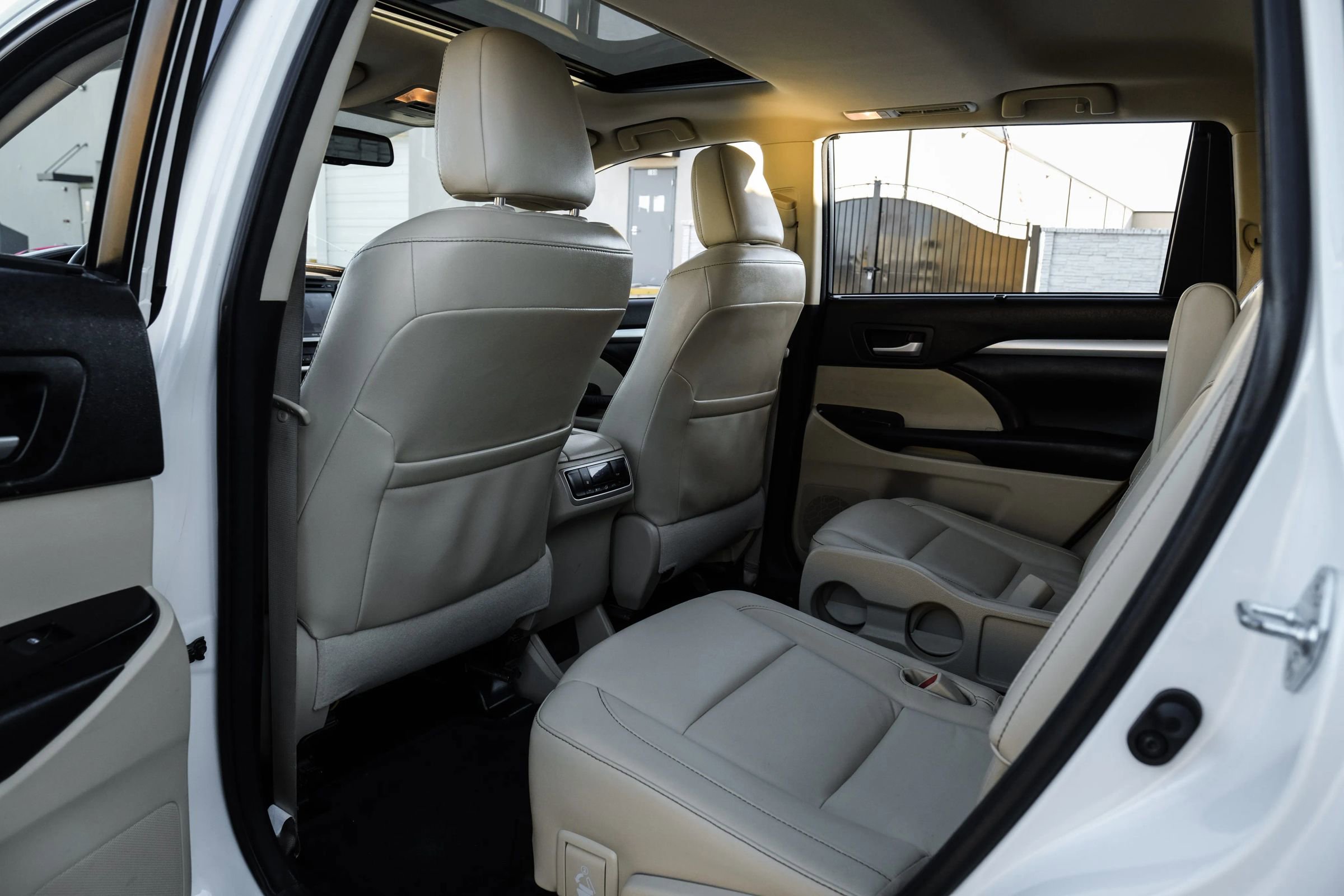 Used 2015 Toyota Highlander XLE image 35