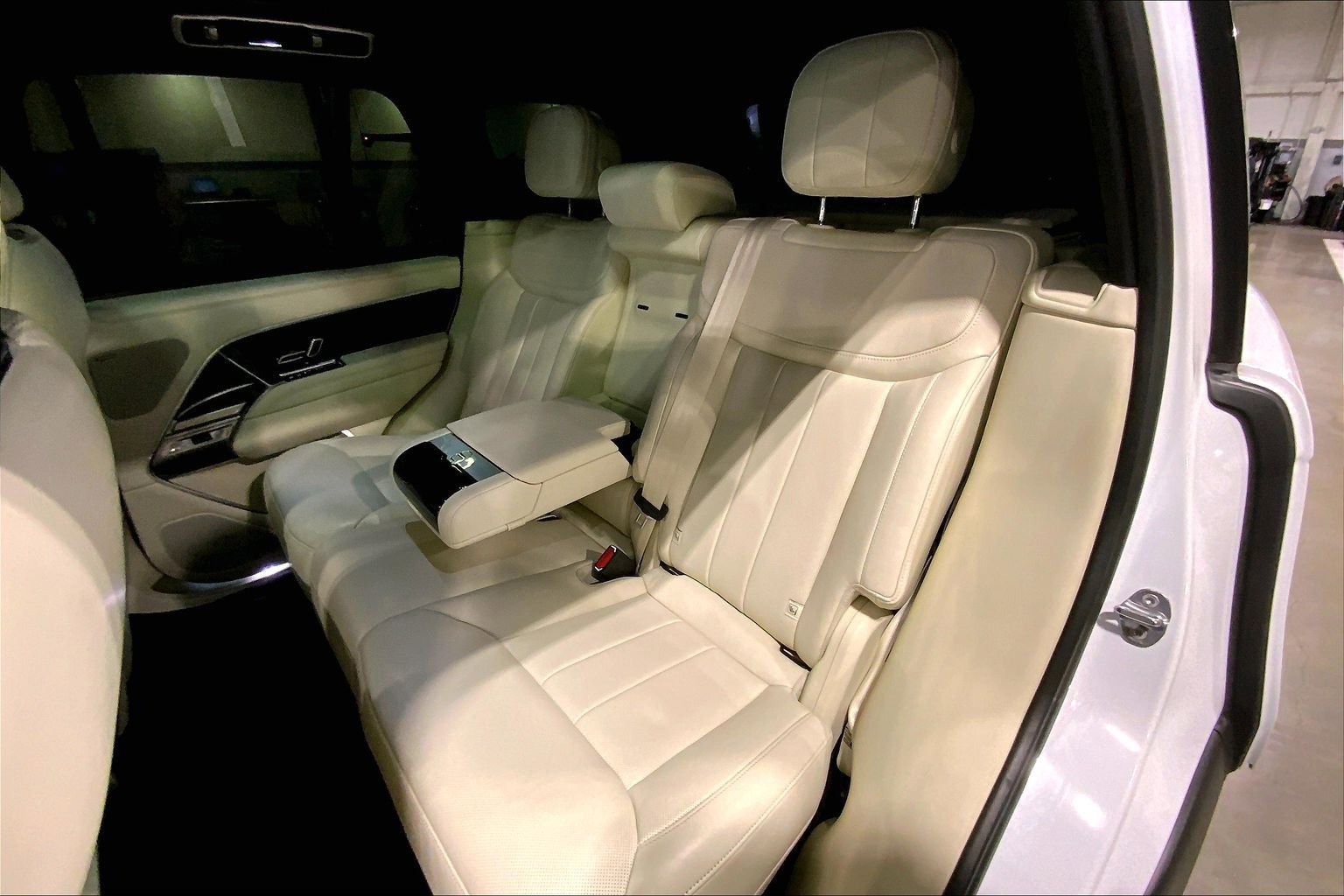 Used 2023 Land Rover Range Rover SE AWD/4WD image 20