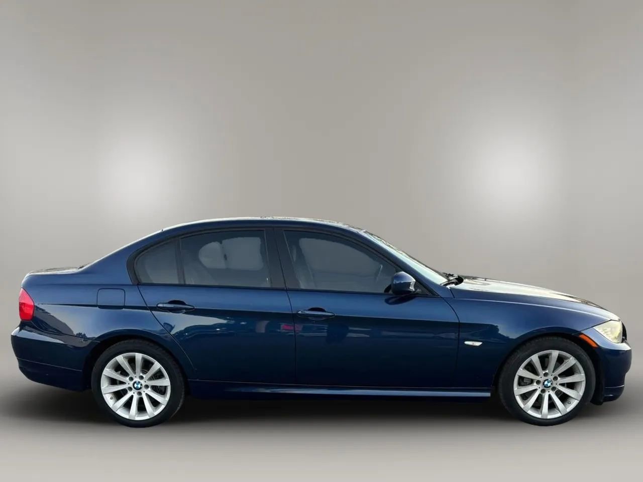 Used 2011 BMW 328i Sedan RWD image 4