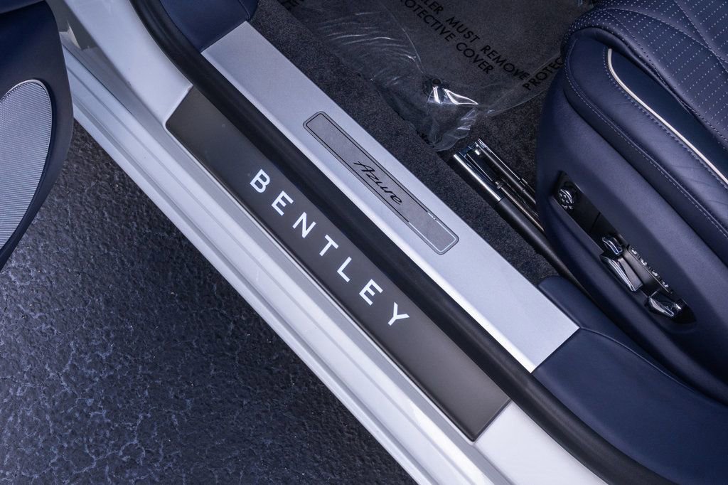 Used 2023 Bentley Flying Spur Azure image 21