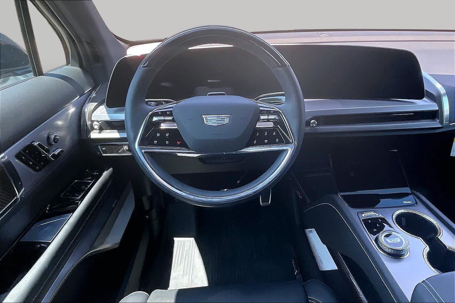 Used 2026 Cadillac Vistiq Sport w/ LPO, Floor Liner Package AWD/4WD image 5