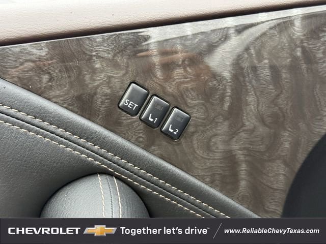 Used 2023 Nissan Armada Platinum w/ Captain's Chairs Package RWD image 28