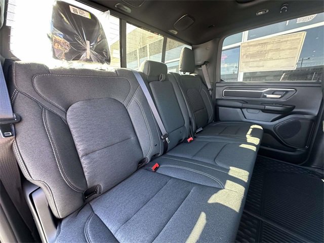 New 2026 RAM 1500 4x4 Crew Cab image 31