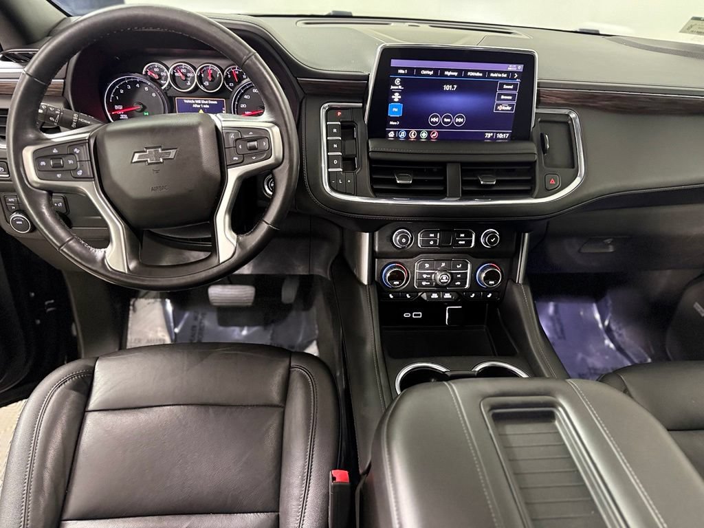 Used 2021 Chevrolet Tahoe Z71 w/ Luxury Package AWD/4WD image 11