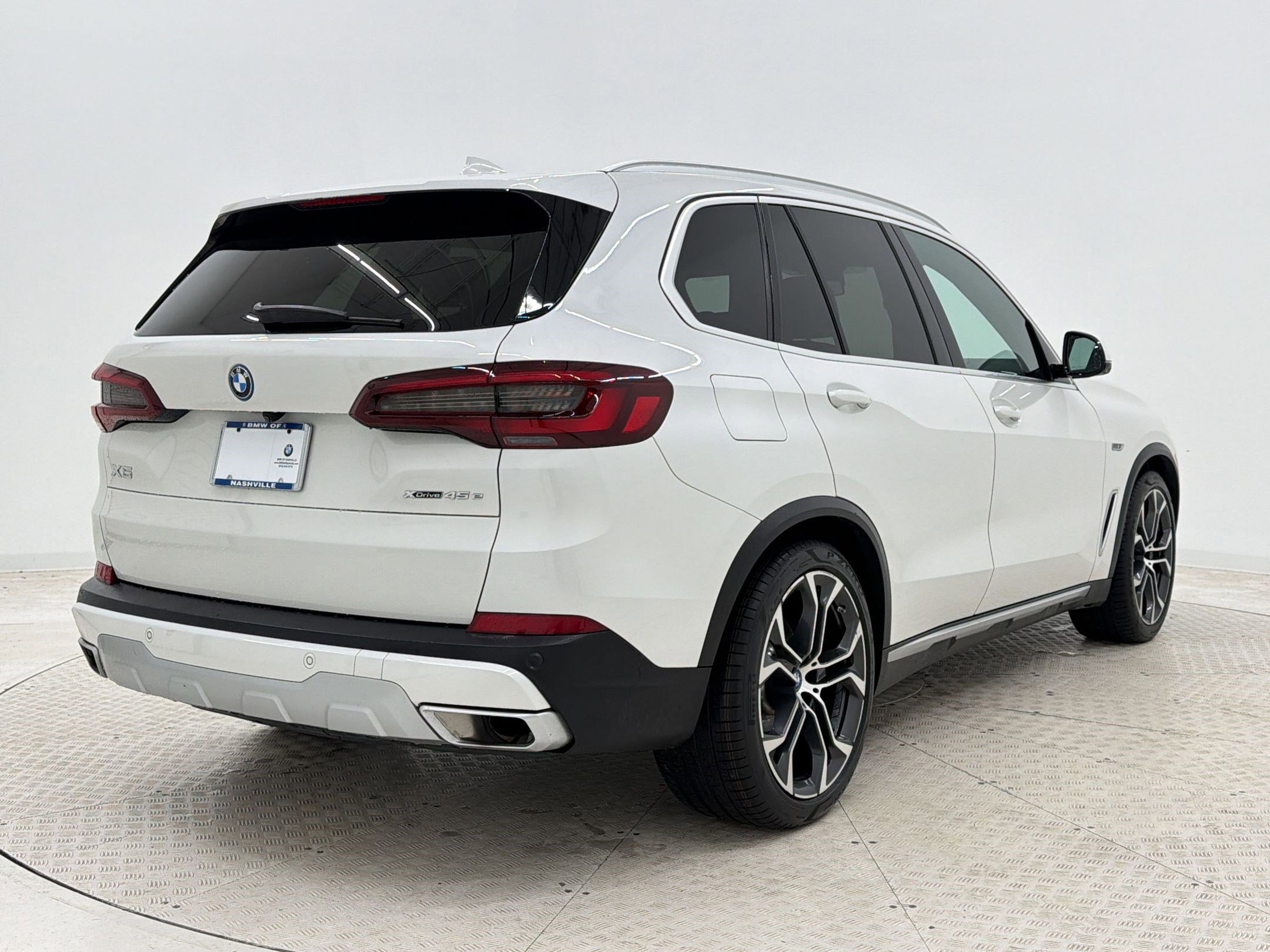 Certified 2023 BMW X5 xDrive45e w/ Climate Comfort Package image 9