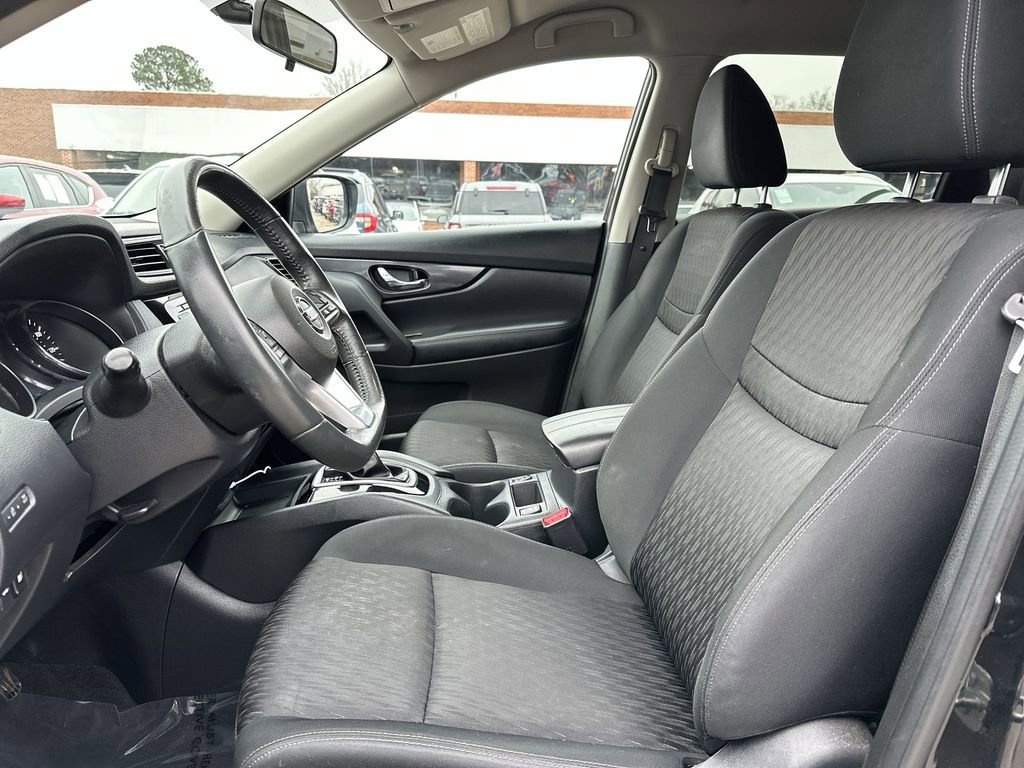Used 2018 Nissan Rogue SV image 11