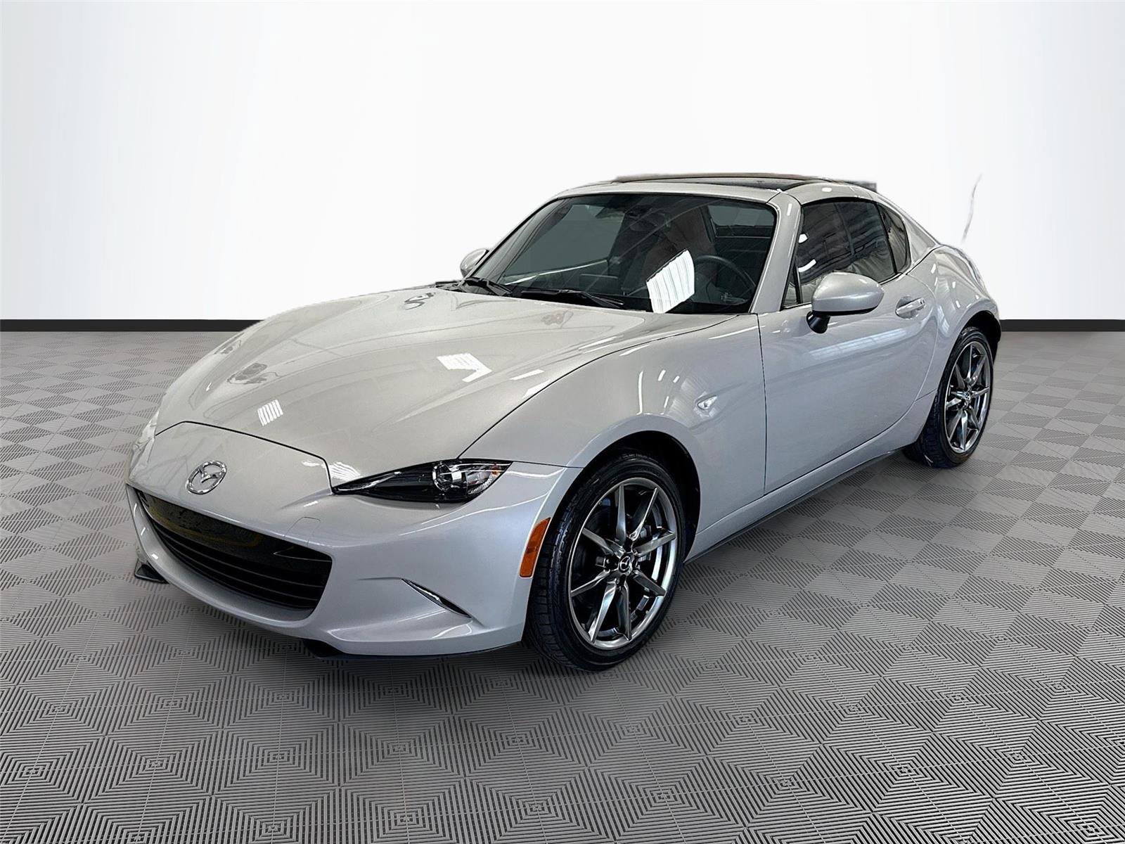 Used 2023 MAZDA MX-5 Miata Grand Touring w/ Weather Package image 3