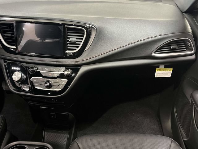 New 2027 Chrysler Pacifica Select FWD image 15