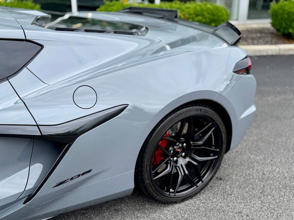 Used 2025 Chevrolet Corvette Z06 w/ Battery Protection Package image 16