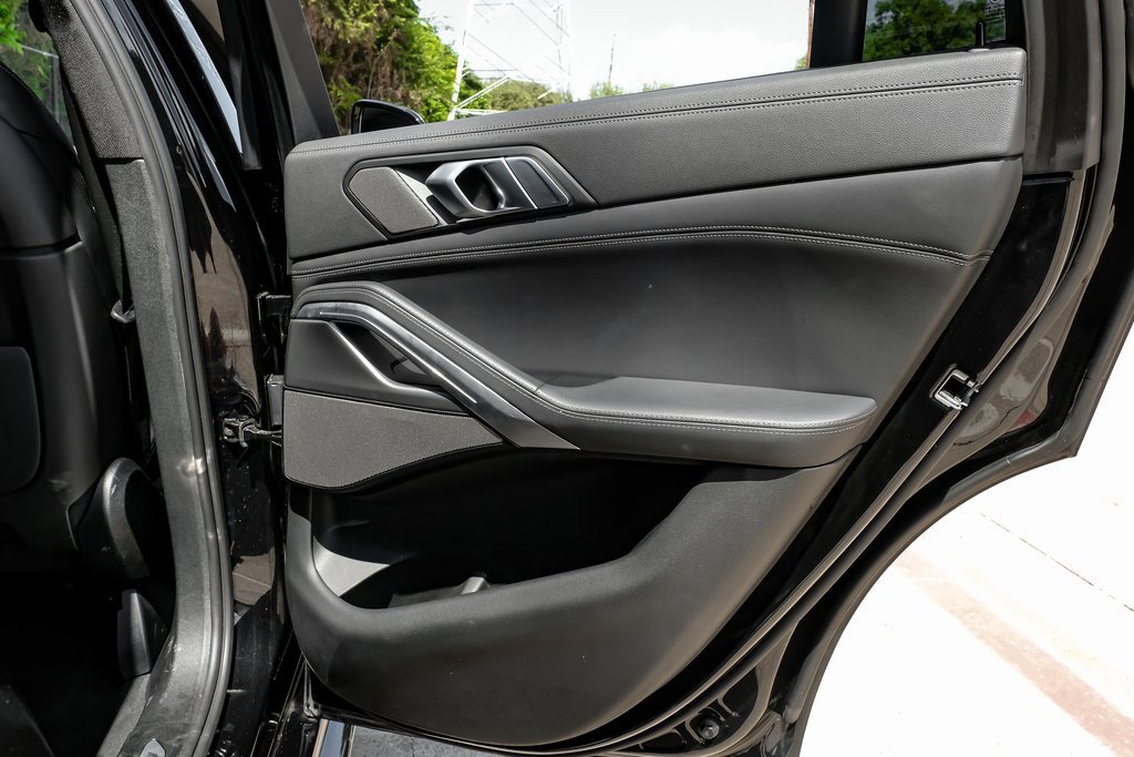 Used 2023 BMW X6 xDrive40i w/ M Sport Package image 52