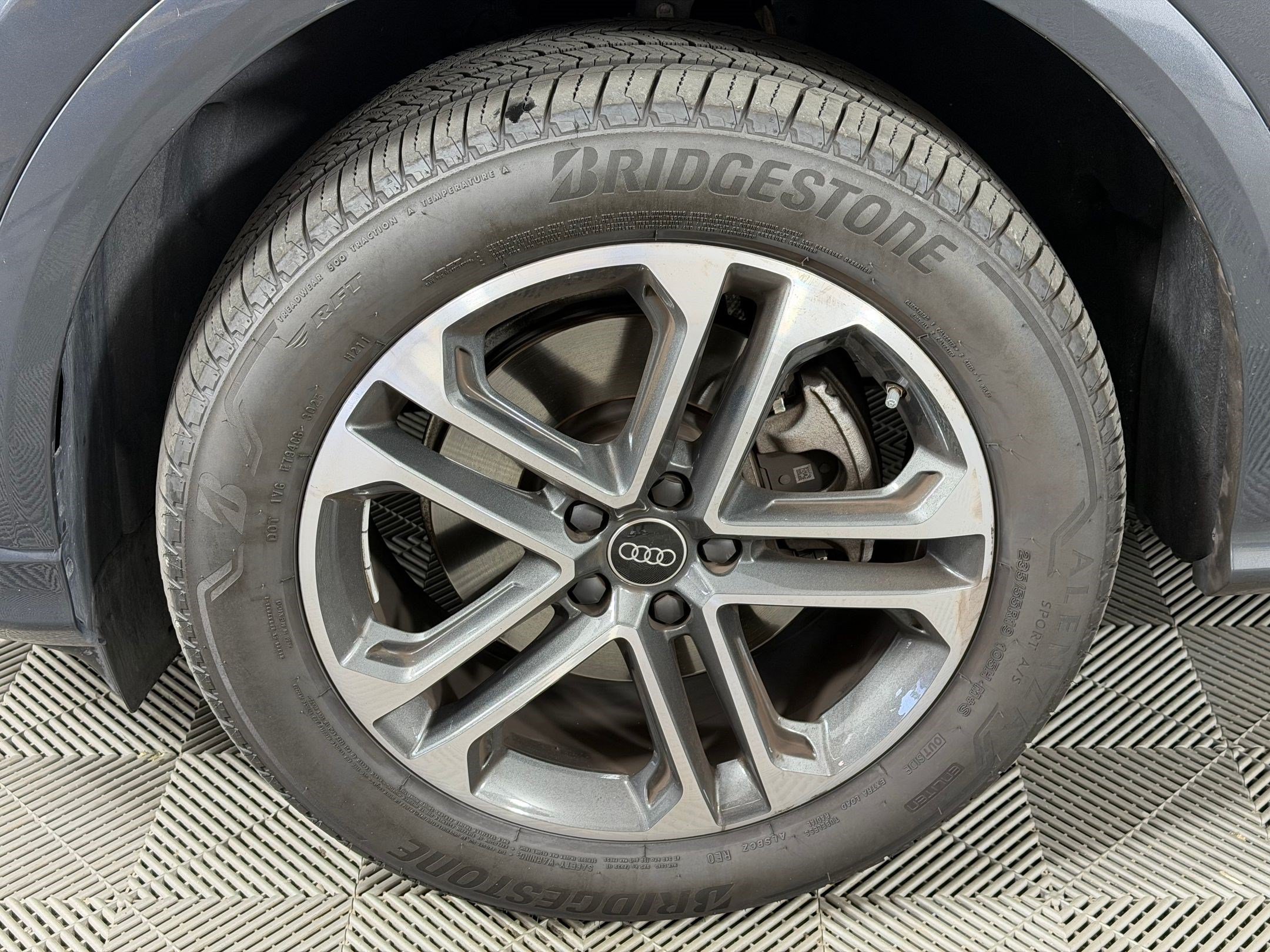Certified 2025 Audi Q5 Premium w/ 19" Wheel Package AWD/4WD image 13