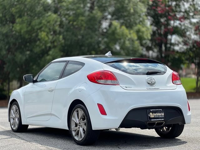 Used 2017 Hyundai Veloster FWD image 7