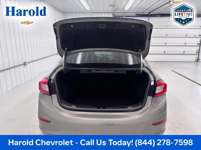 Used 2018 Chevrolet Cruze Premier FWD image 5