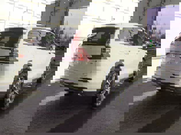 Used 2025 Volvo V60 B5 Cross Country Plus image 2