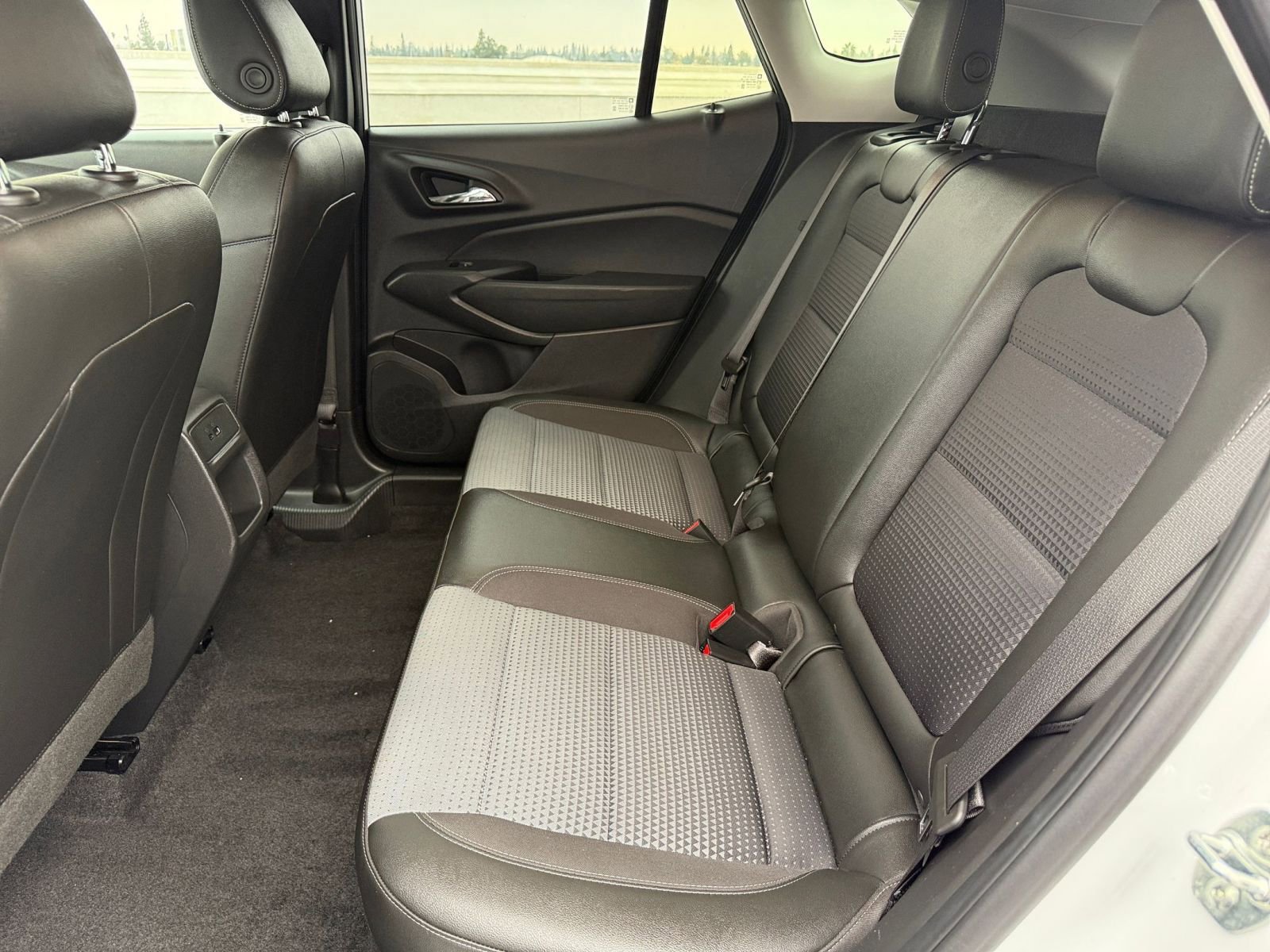 Used 2025 Chevrolet Trax LT image 23