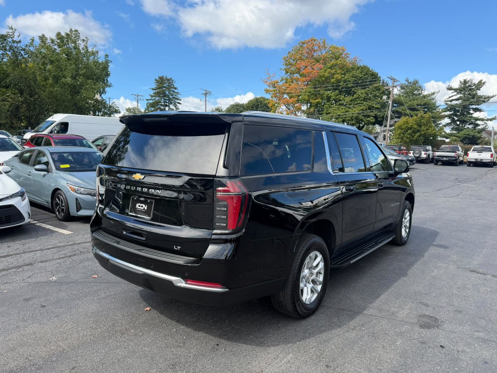 Used 2025 Chevrolet Suburban LT AWD/4WD image 5