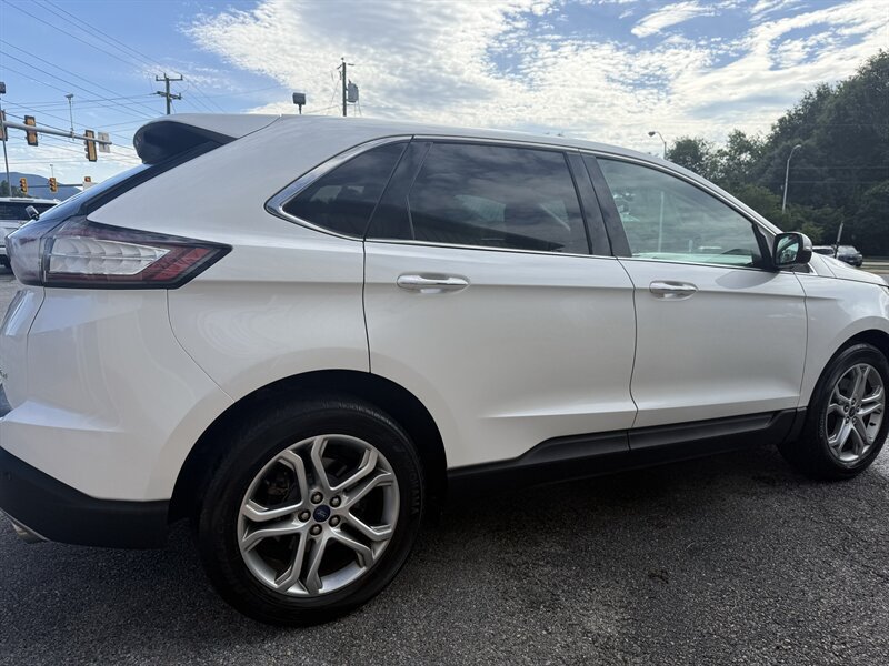 Used 2015 Ford Edge Titanium w/ Equipment Group 301A FWD image 7