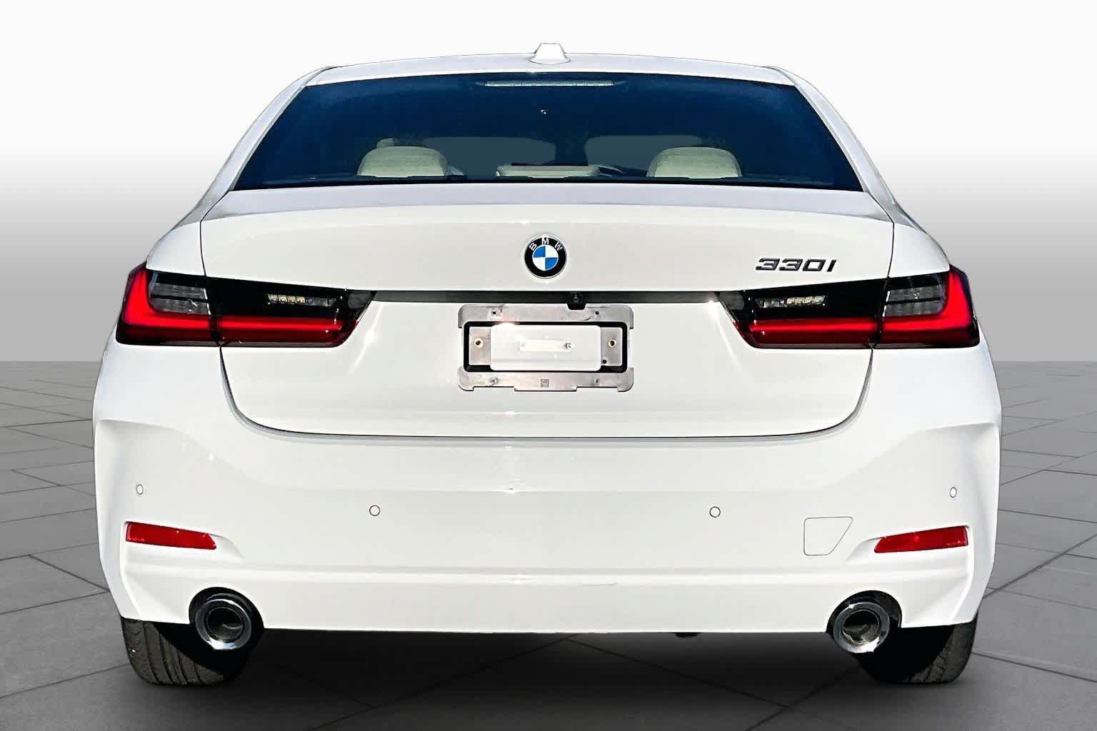 Used 2024 BMW 330i Sedan w/ Premium Package RWD image 5