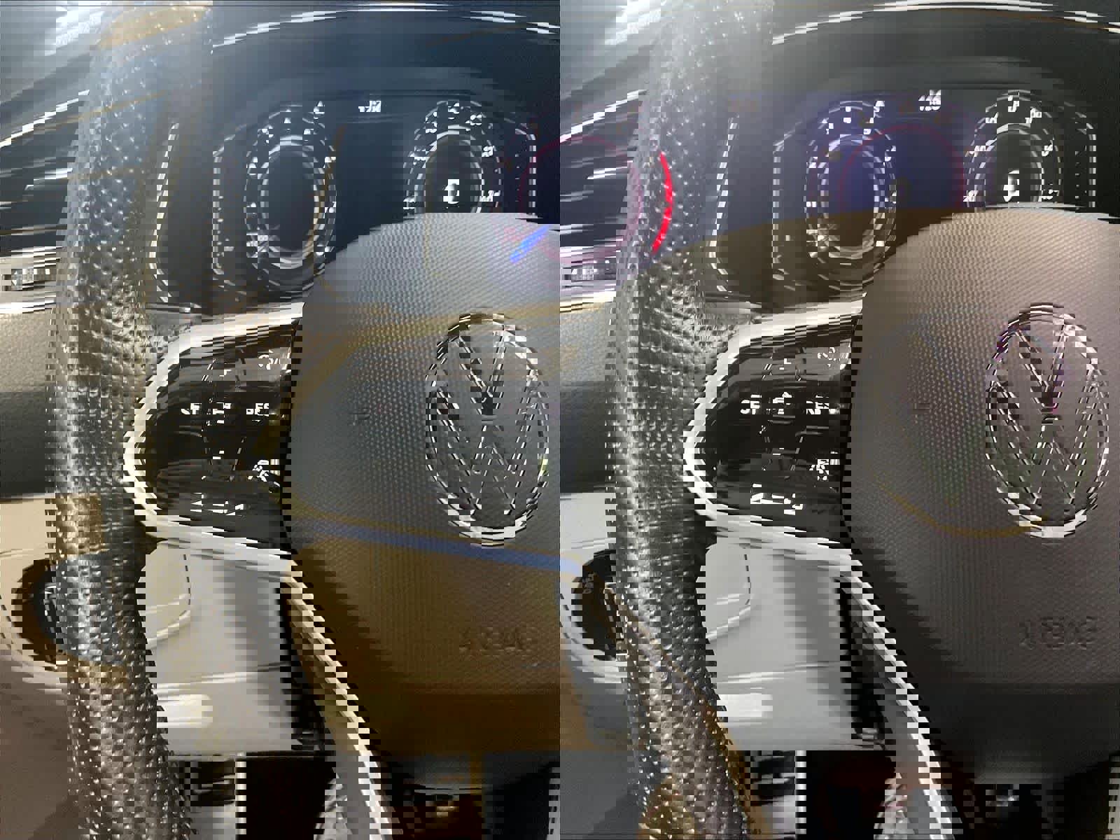 Used 2022 Volkswagen Tiguan SEL R-Line AWD/4WD image 23