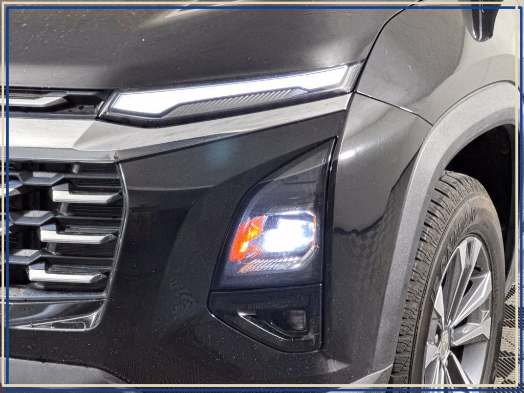 Certified 2025 Chevrolet Equinox LT w/ Convenience Package II AWD/4WD image 2