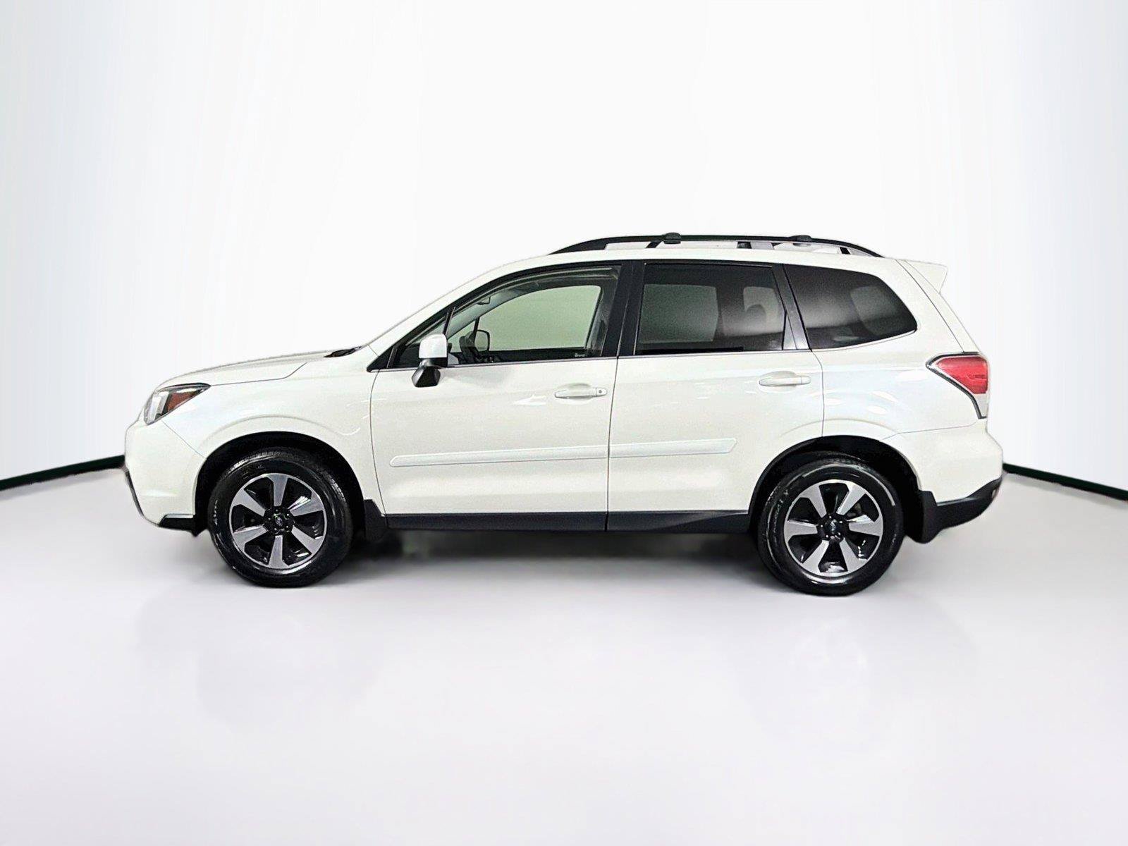 Used 2017 Subaru Forester 2.5i Limited AWD/4WD image 8