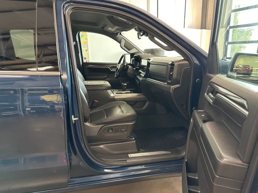 Used 2022 Chevrolet Silverado 1500 LTZ w/ Max Trailering Package AWD/4WD image 11