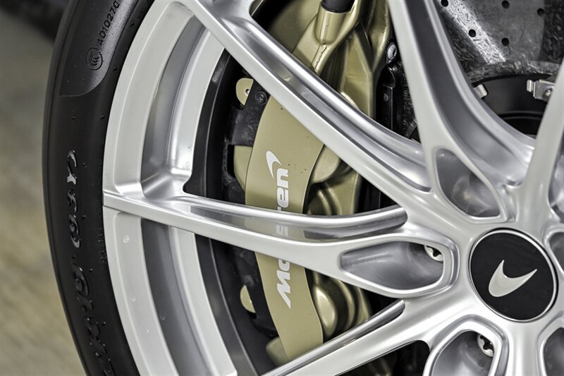 Used 2022 McLaren 765LT RWD image 6