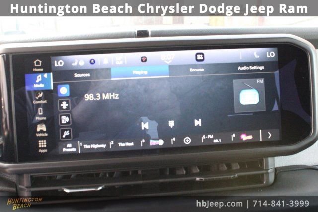 Used 2024 Jeep Wrangler Sahara image 23