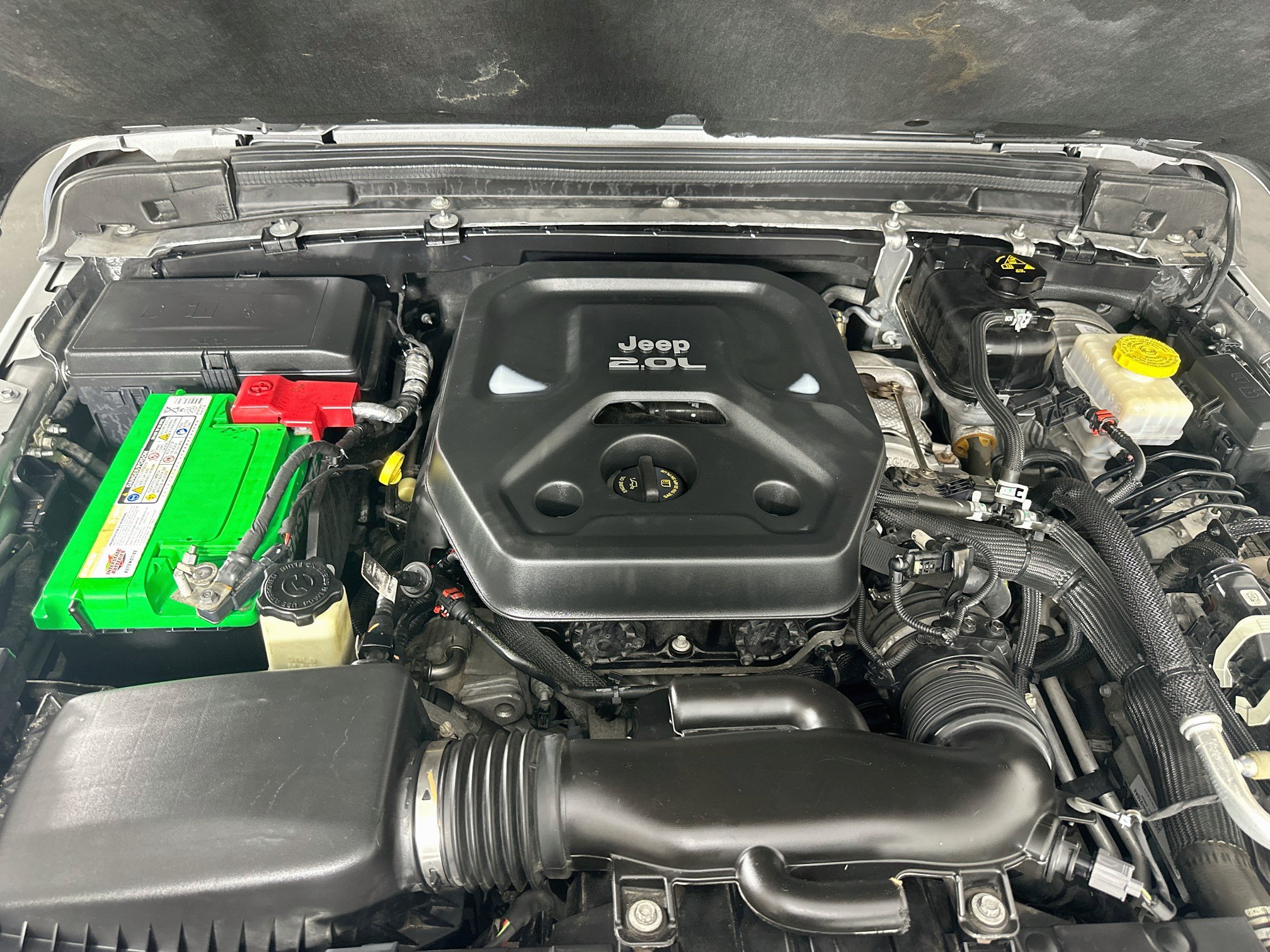 Used 2018 Jeep Wrangler Unlimited Sahara AWD/4WD image 33