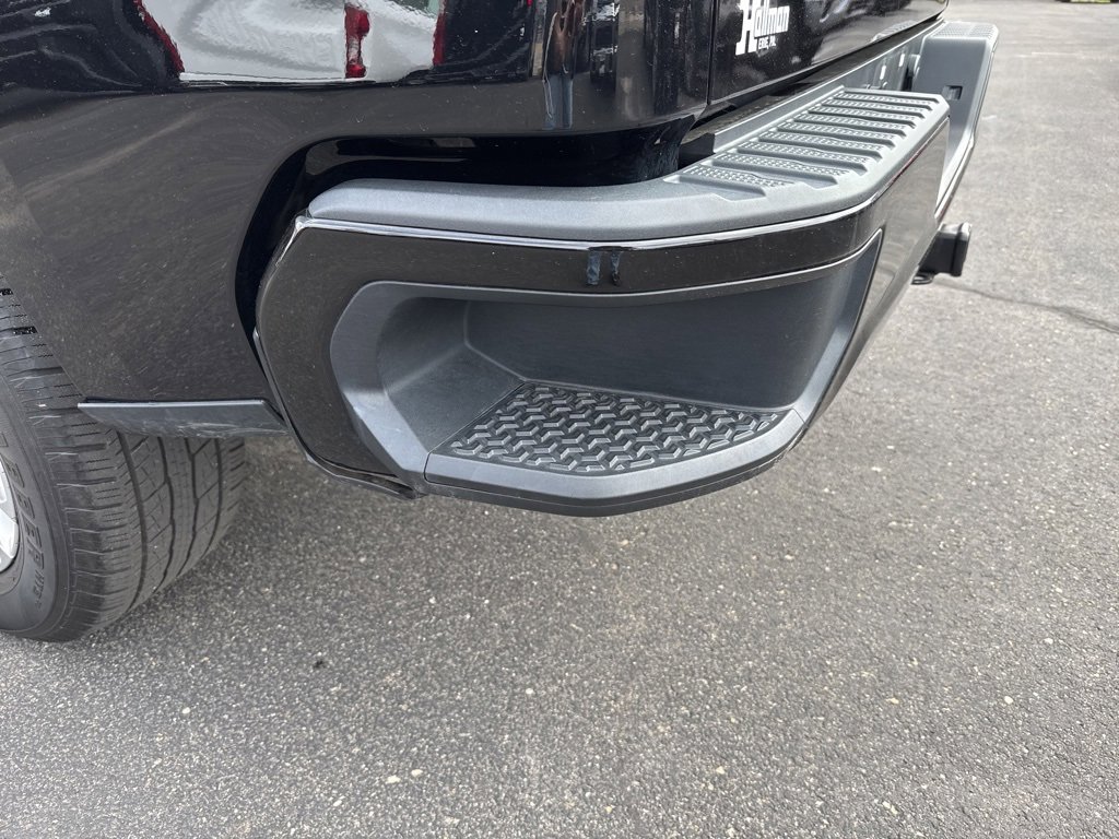 Used 2022 Chevrolet Silverado 1500 Custom w/ Safety Confidence Package image 12