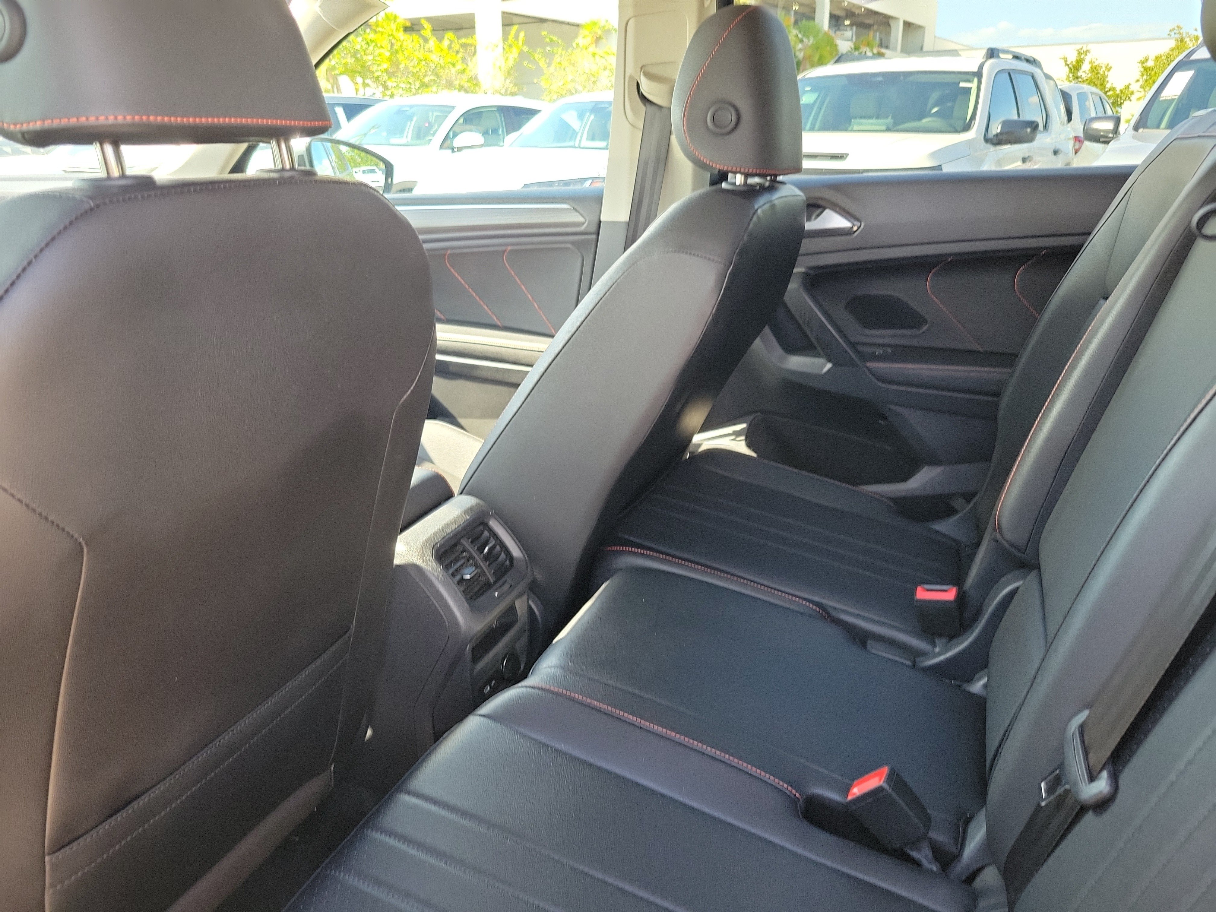 Used 2024 Volkswagen Tiguan SE FWD image 15