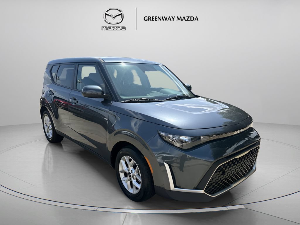 Used 2025 Kia Soul LX