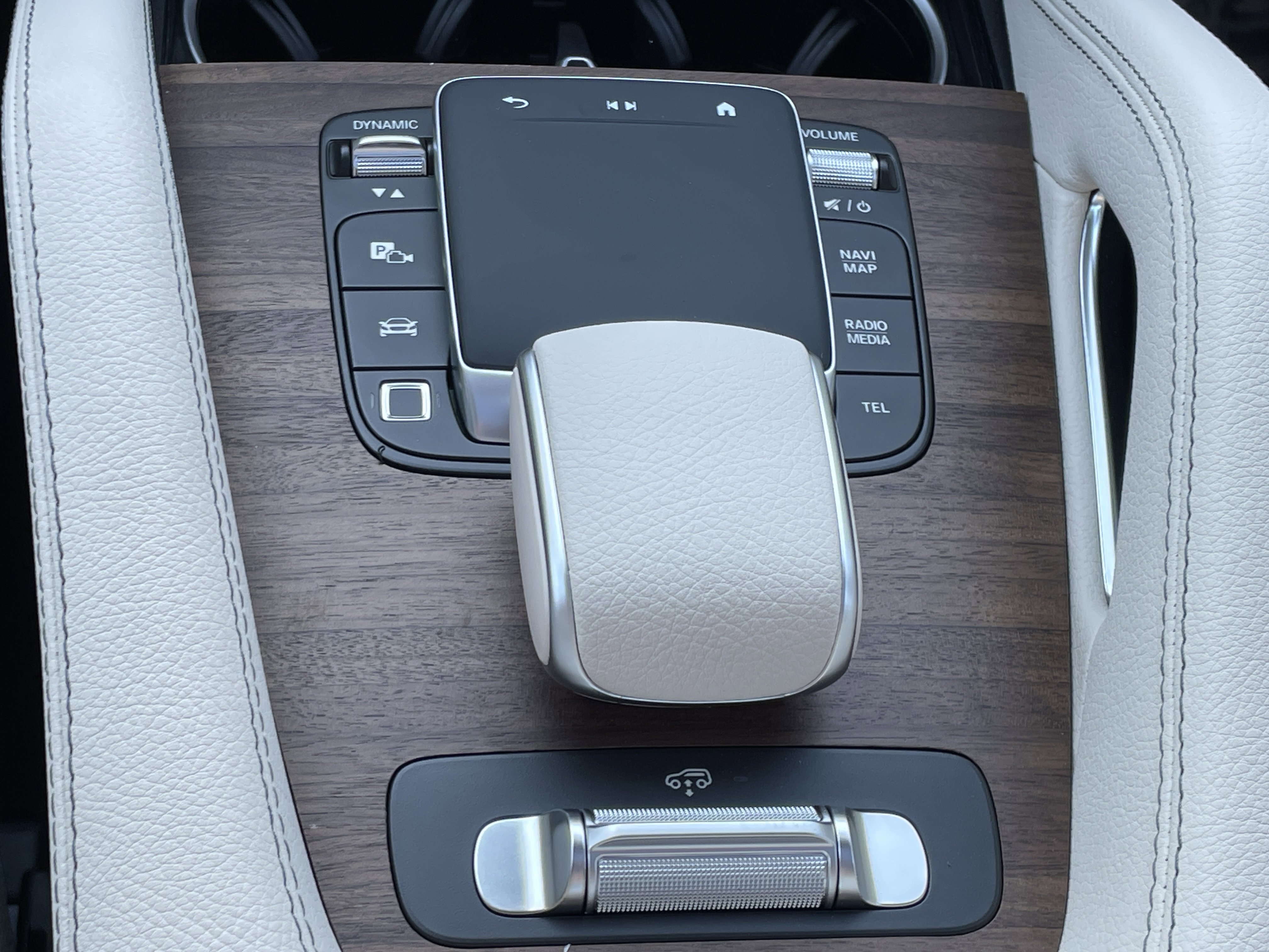 New 2026 Mercedes-Benz GLS 450 4MATIC image 33