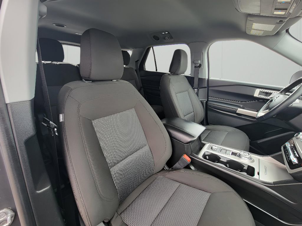 Used 2022 Ford Explorer XLT image 36
