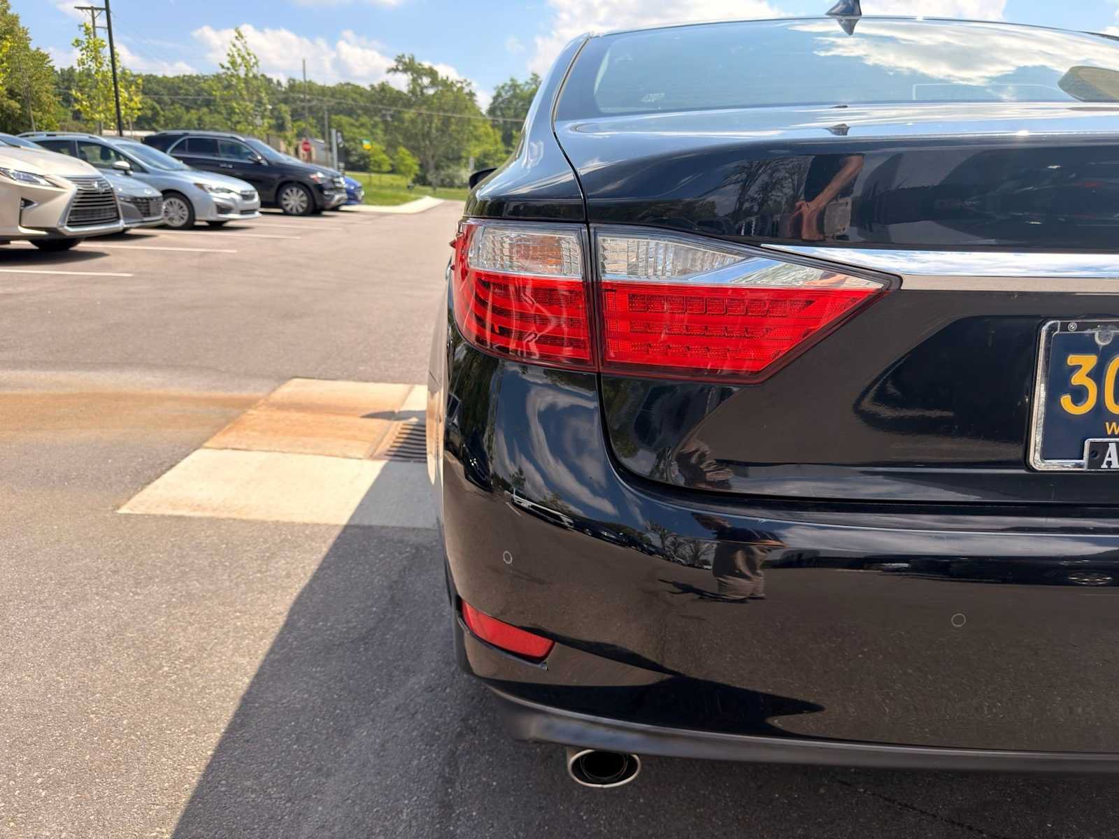 Used 2015 Lexus ES 350 w/ Luxury Package FWD image 11