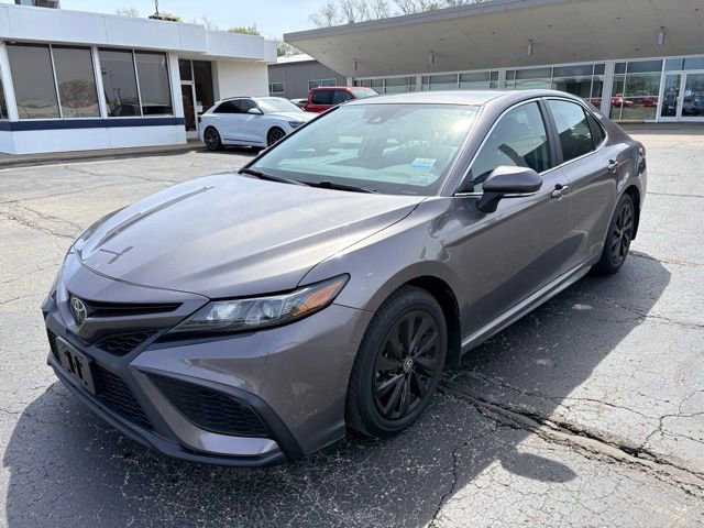 Used 2024 Toyota Camry SE FWD image 7