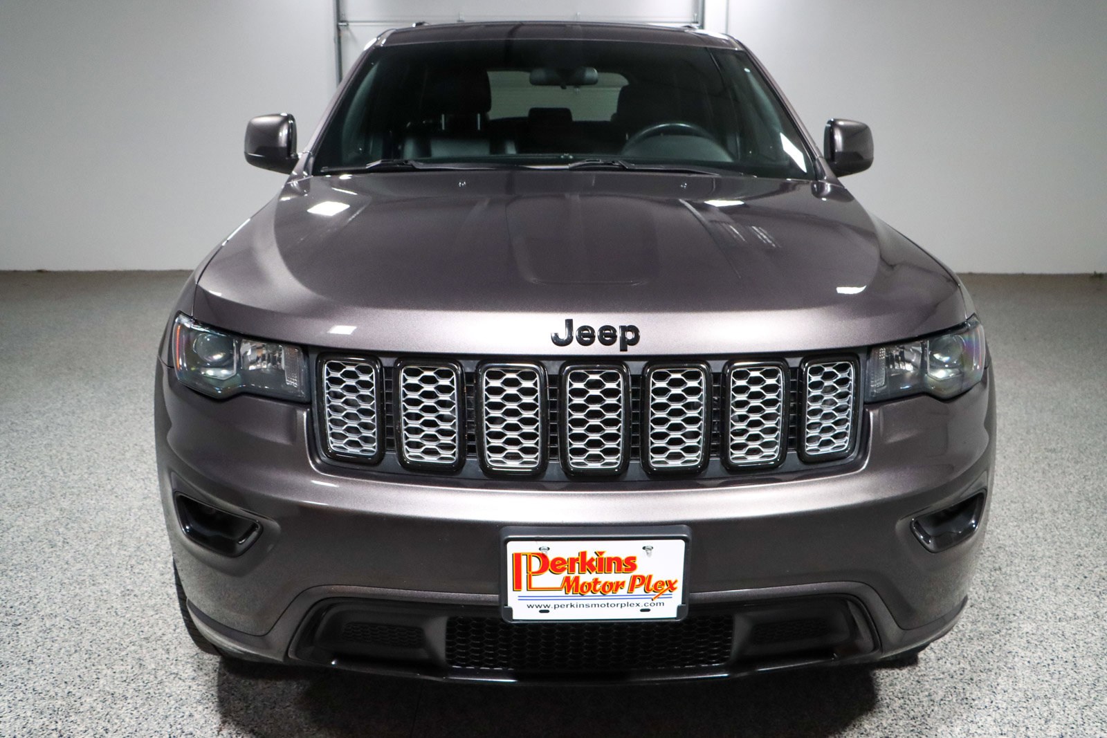 Used 2021 Jeep Grand Cherokee Laredo X image 4
