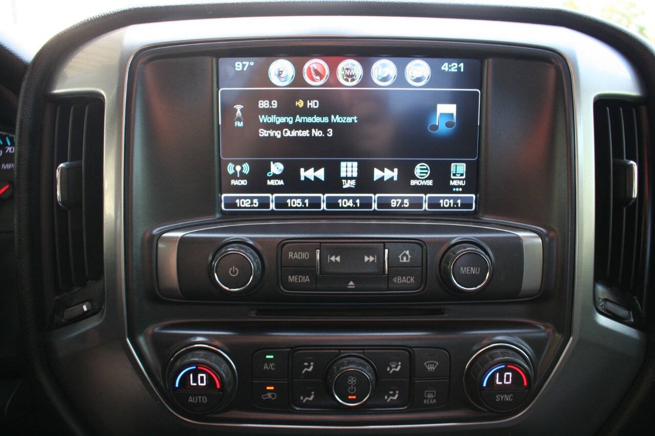 Used 2017 Chevrolet Silverado 1500 LT w/ LT Eassist Package AWD/4WD image 17