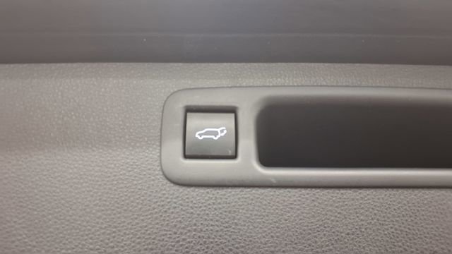 Used 2020 Toyota Highlander XLE image 18