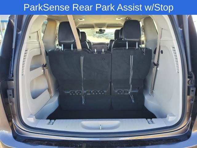 Used 2022 Chrysler Pacifica Touring-L image 8