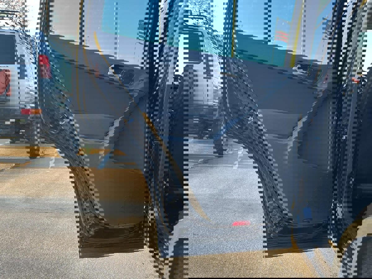 Used 2017 Volkswagen Tiguan Limited w/ Premium Package image 27