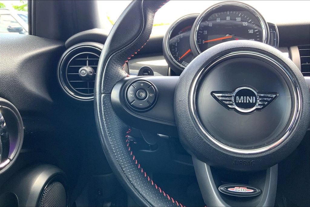 Used 2019 MINI Cooper S w/ Signature Upholstery Package FWD image 17