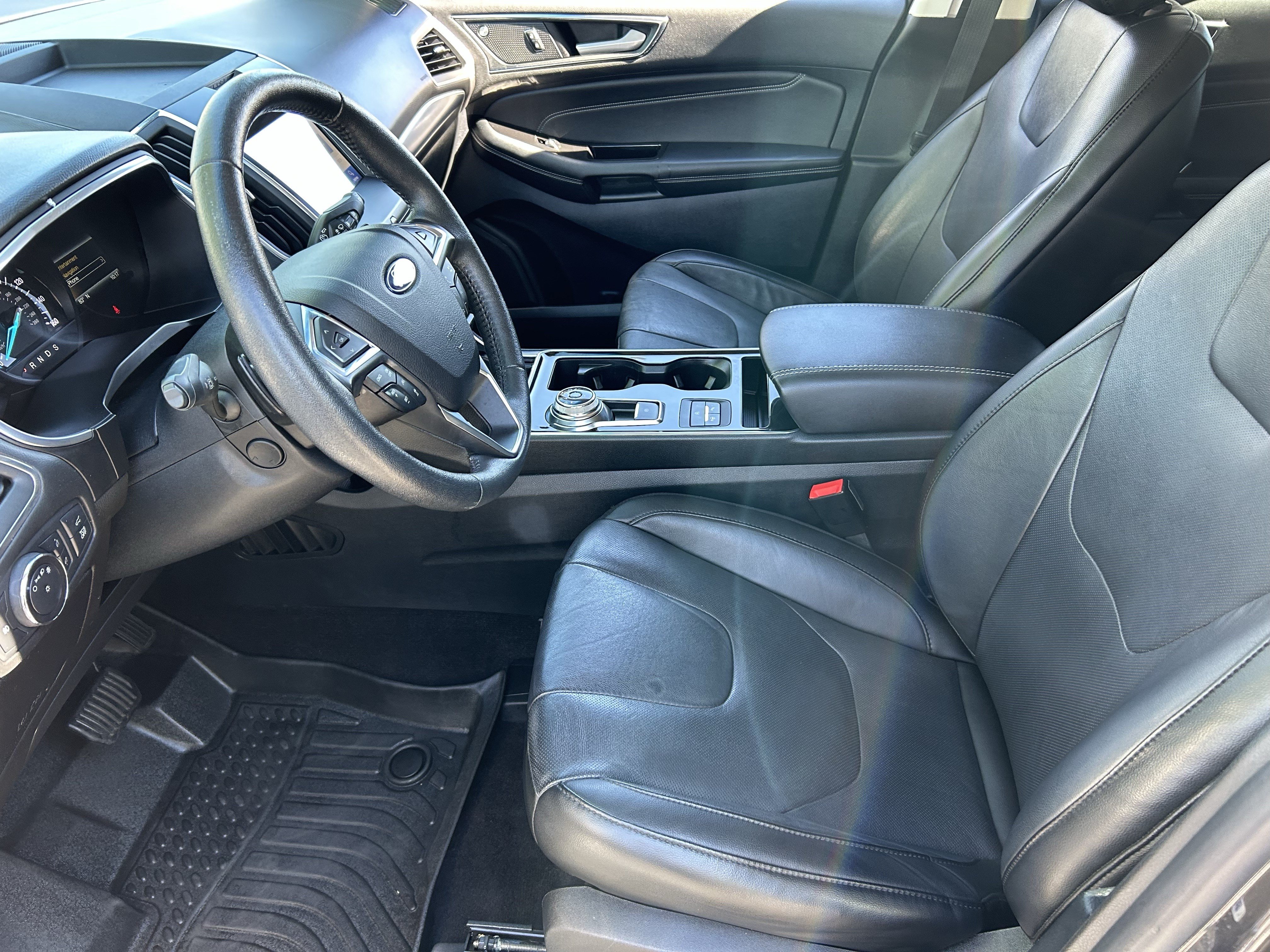 Used 2020 Ford Edge Titanium w/ Equipment Group 301A AWD/4WD image 17