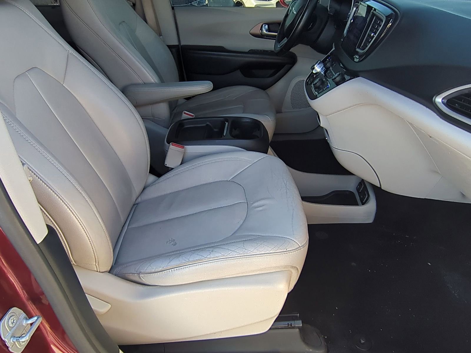 Used 2017 Chrysler Pacifica Touring-L image 23