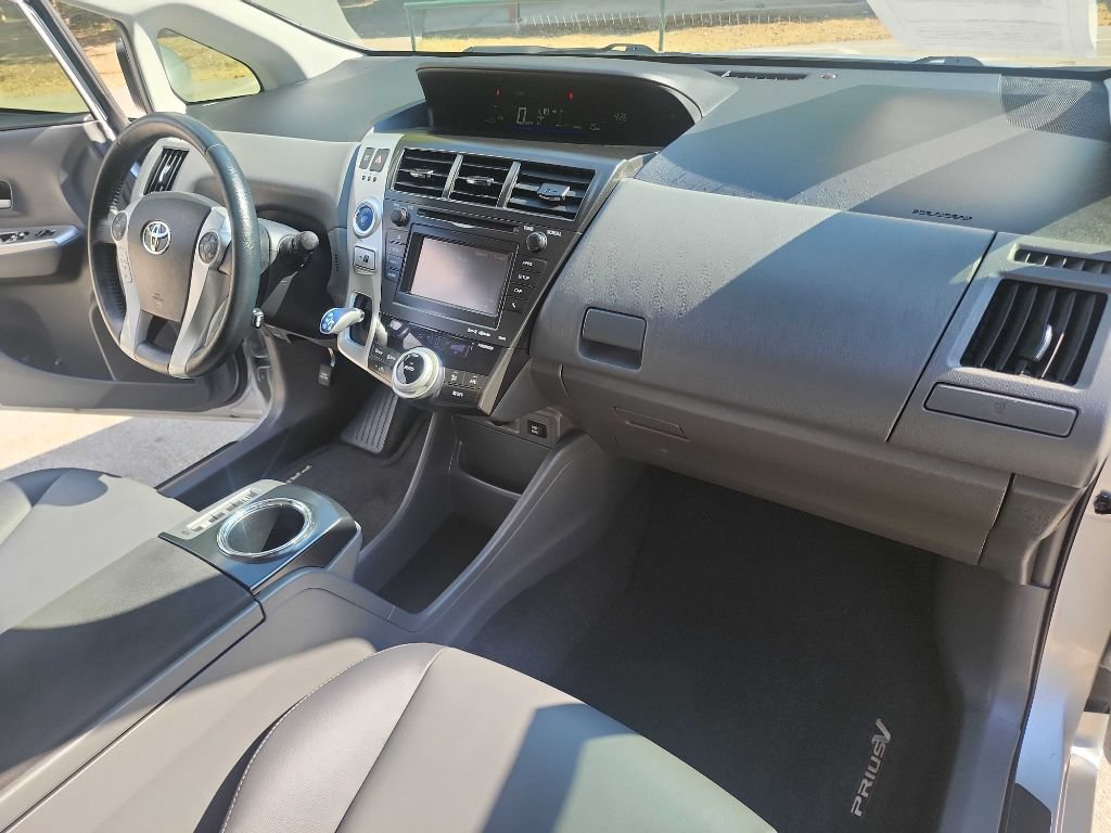 Used 2014 Toyota Prius V Five FWD image 35