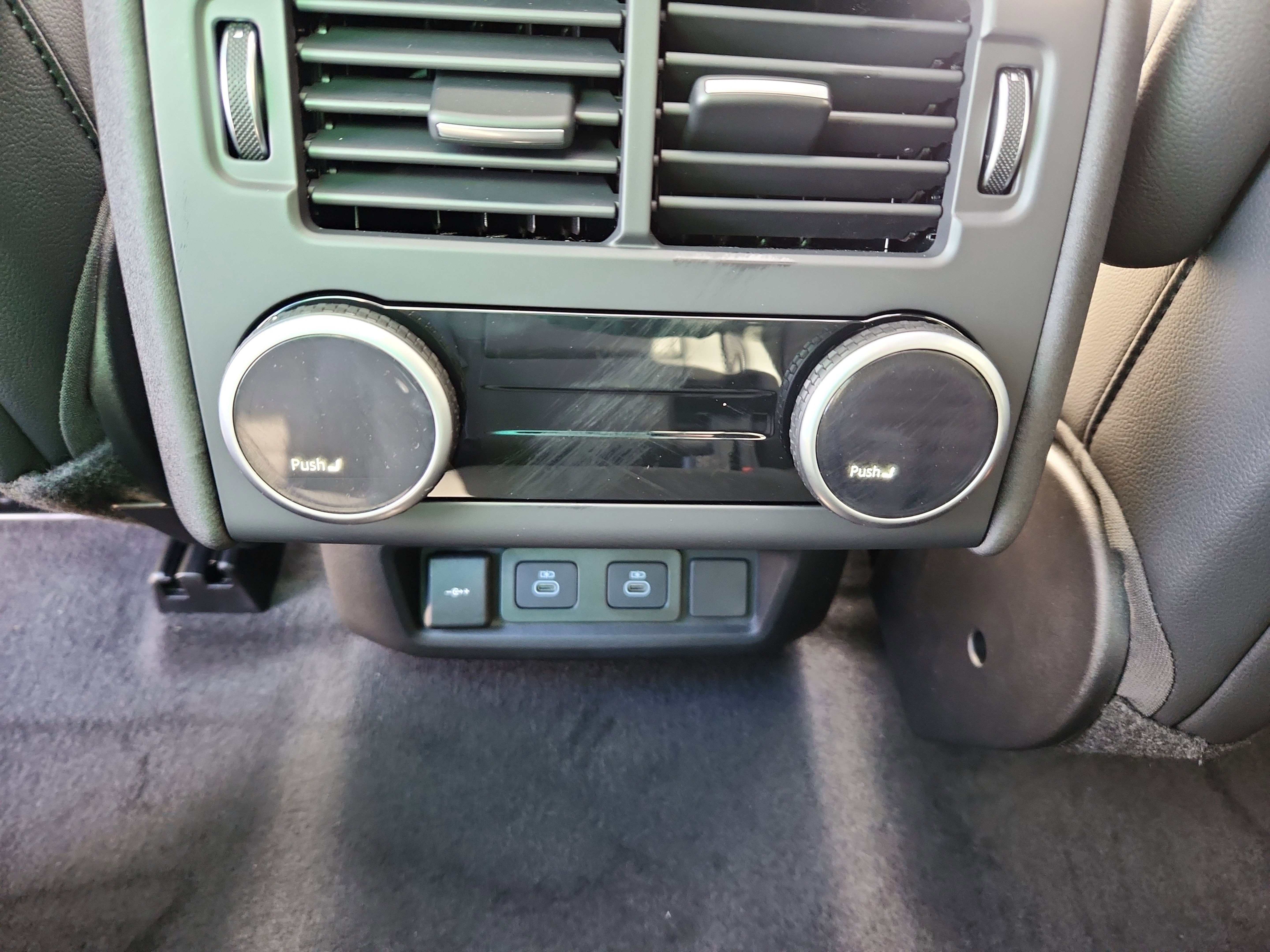 Certified 2025 Land Rover Discovery S image 26