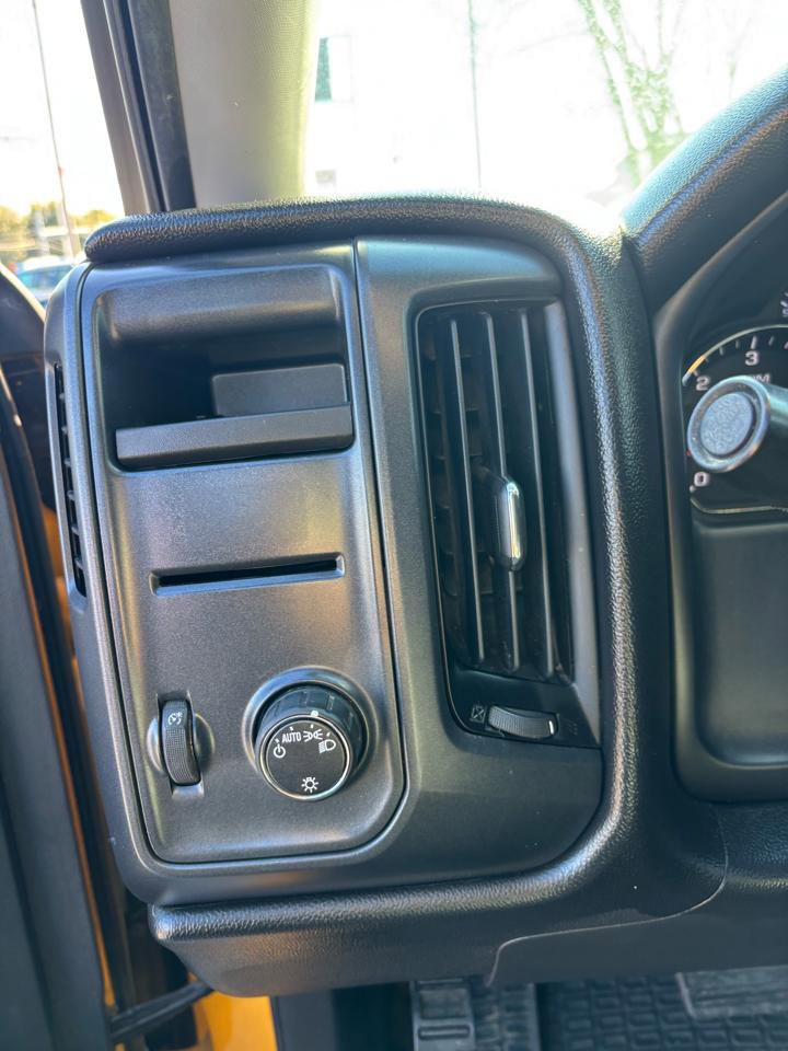 Used 2015 Chevrolet Silverado 1500 W/T w/ Trailering Package image 9